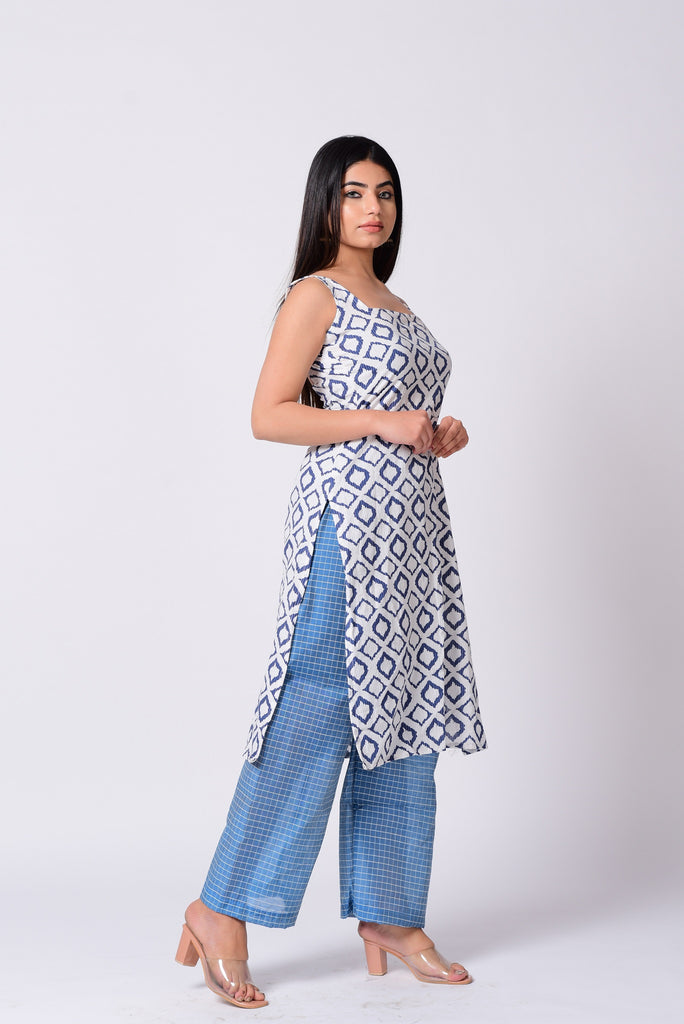 Off White & Navy Blue Printed Kurti With Flared Palazzo Pants Design by  Soup by Sougat Paul at Pernia's Pop Up Shop 2024